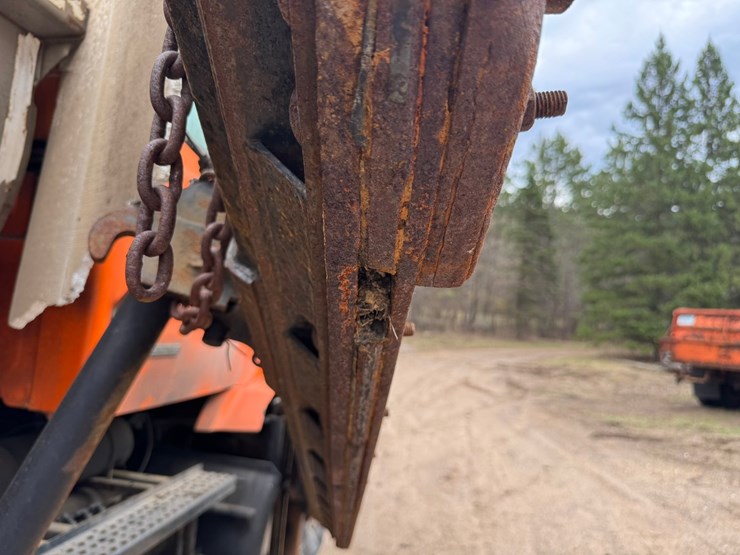 #2168-•-2001-sterling-4x2-snow-plow-truck-image-39