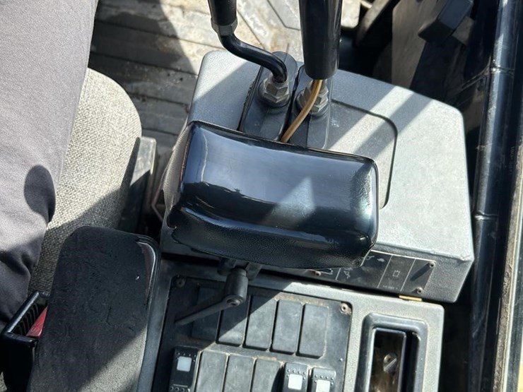 2000-caterpillar-938g-image-46