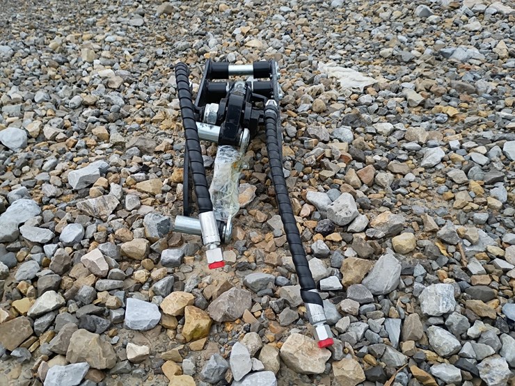 #l19-033-•-tpm-hydraulic-thumb-mini-excavator-attachment-image-5