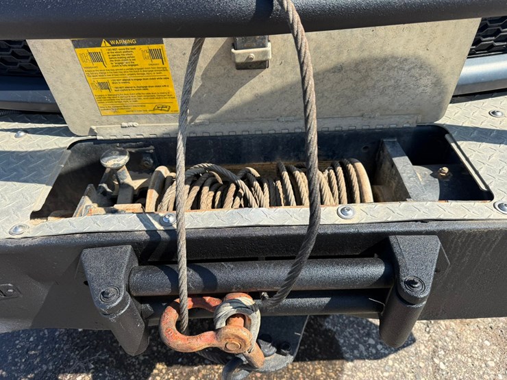 #2049-•-2015-ram-5500-heavy-duty-service-truck-image-11