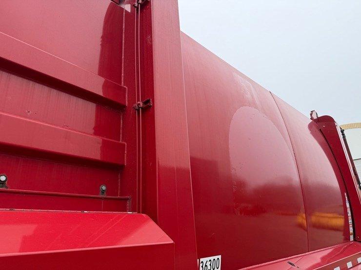 #1360-•-2019-peterbilt-pb520-side-load-garbage-truck-image-14