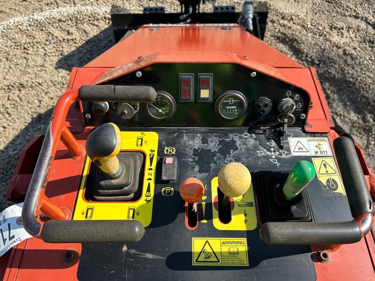 2018-ditch-witch-sk800-image-19