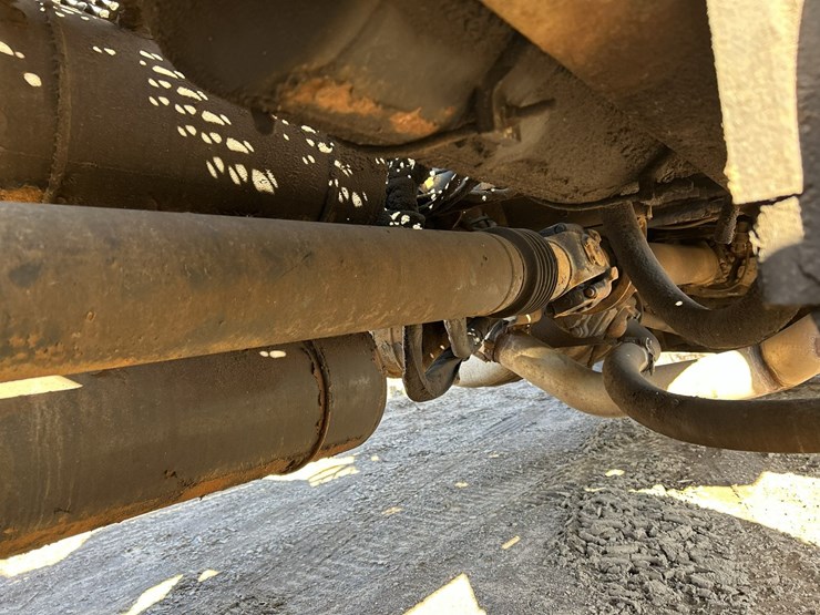 2005-peterbilt-379-image-28