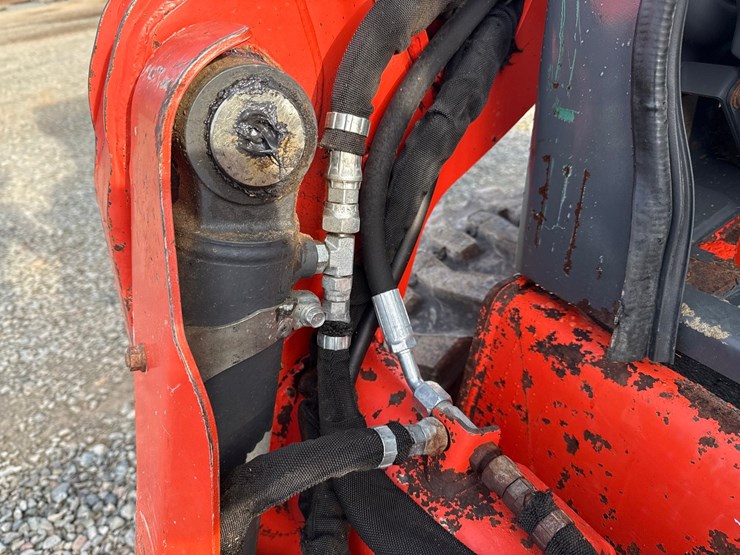 kubota-ssv65-image-15