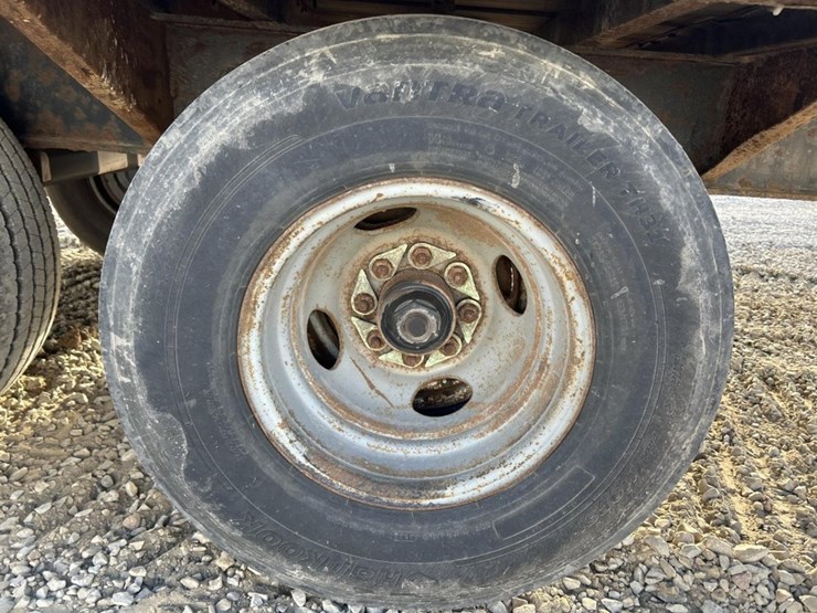 2016-massey-ferguson-8-image-30