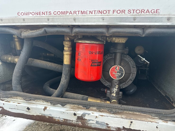 1995-international-8100-image-34