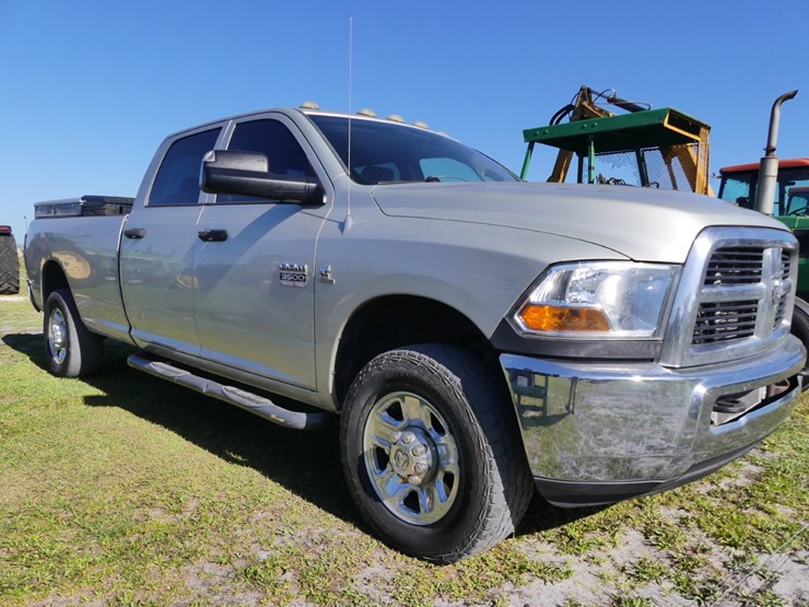 2010-dodge-ram-3500-image-2