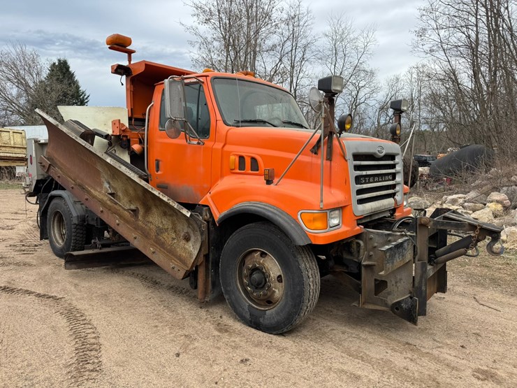 #2168-•-2001-sterling-4x2-snow-plow-truck-image-7