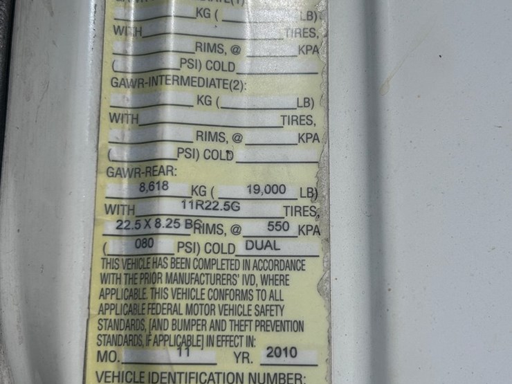 #1694-•-2004-isuzu-cab-and-chassis-image-64