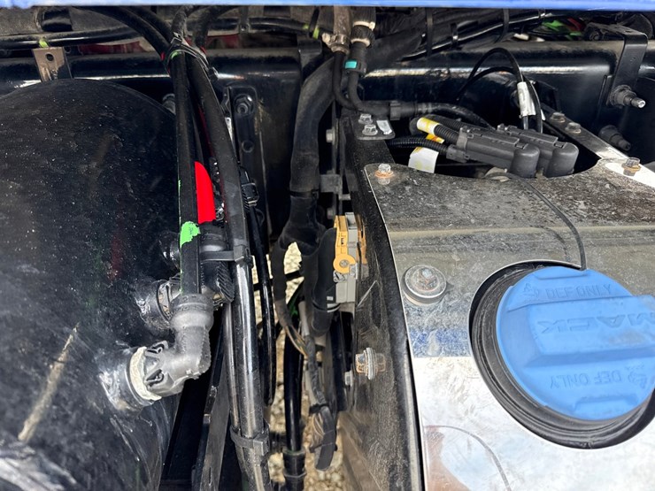 2019-massey-ferguson-8-image-24