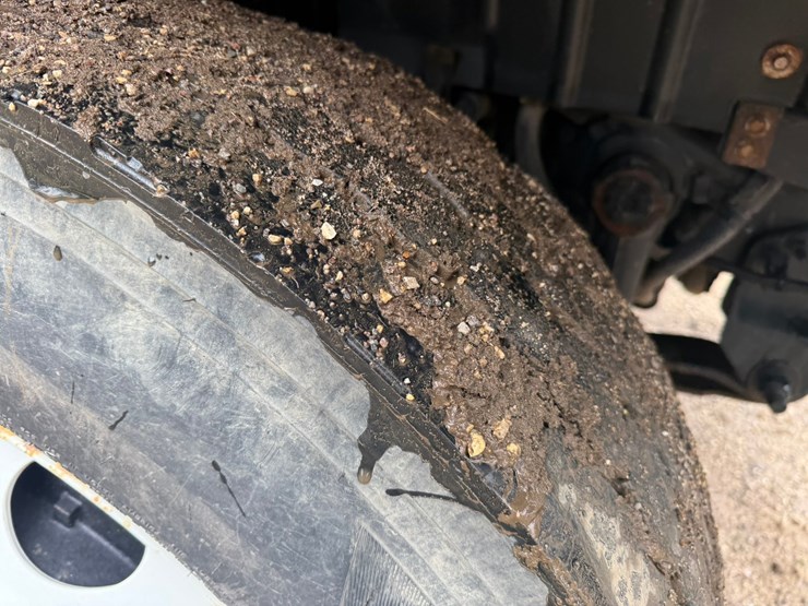 2012-international-7400-image-79