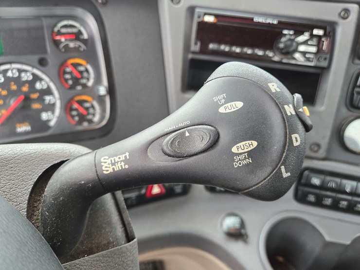 2016-freightliner-cascadia-125-image-66