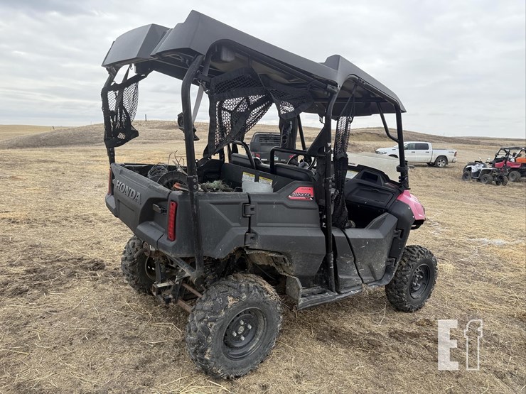 2016-honda-pioneer-700-image-5