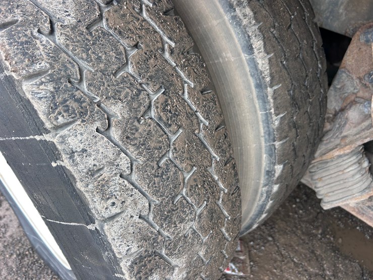 #1690-•-2013-international-7500-6x4-hydro-excavation-truck-image-73