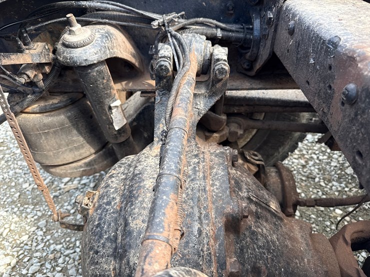 2004-peterbilt-378-image-35