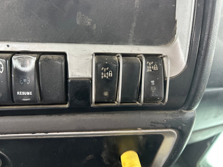 2007-kenworth-w900-image-66