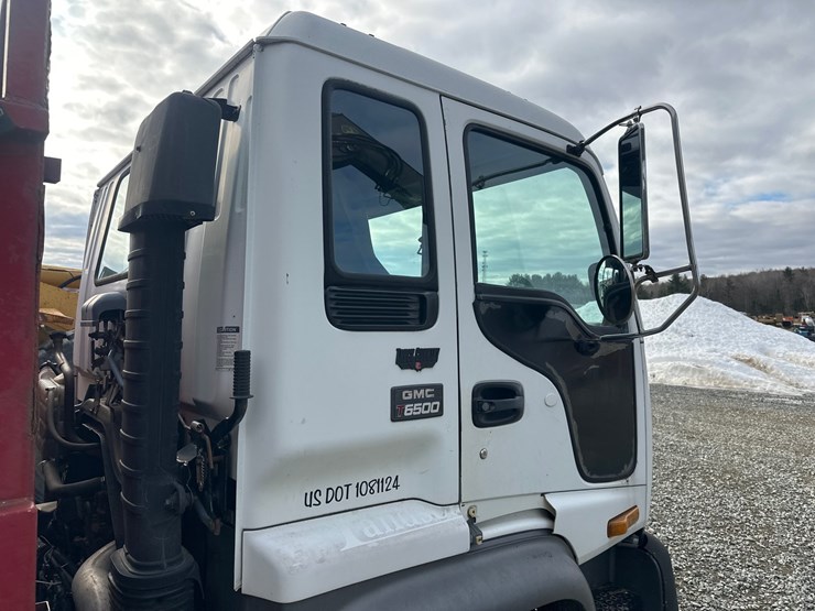 2000-gmc-t6500-image-12