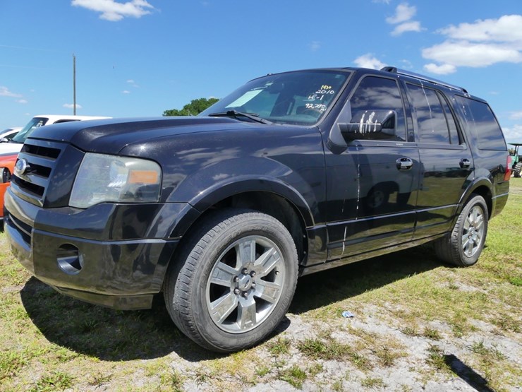 2010-ford-expedition-image-1