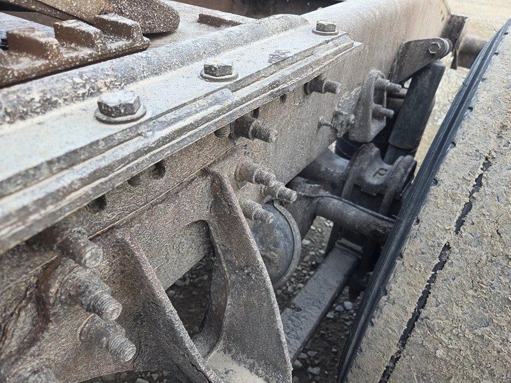 2005-caterpillar-c13-image-24