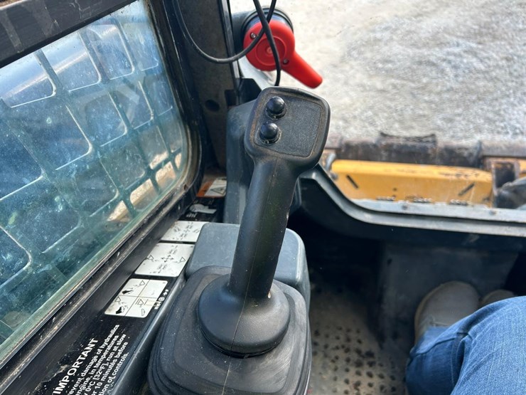 2021-deere-325g-image-24