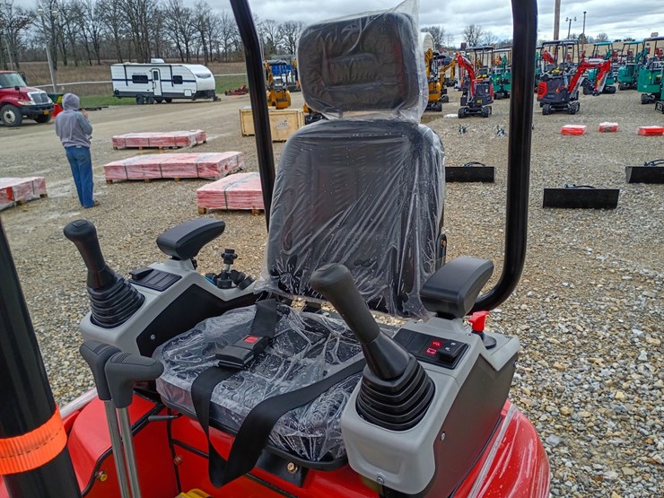 #l19-003-•-2026-diesel-tpm-18k-mini-excavator-image-12