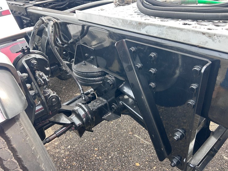 #1009-•-2012-western-star-conventional-4-sleeper-cab-truck-tractor-image-37