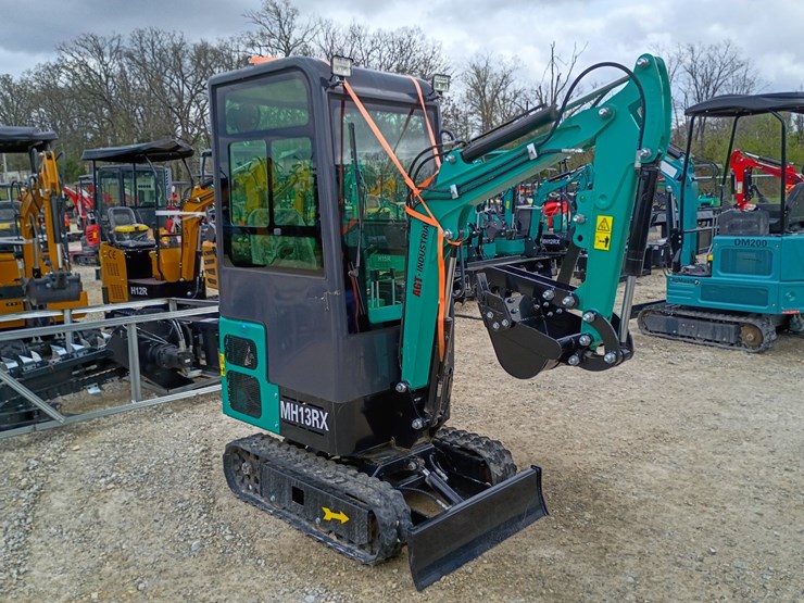 #24169-•-2025-agt-mh13rx-mini-excavator-image-6