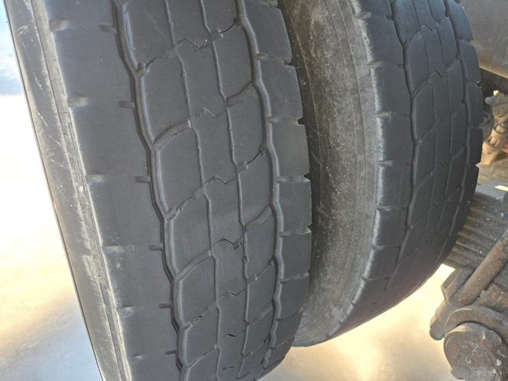 2000-mack-rd688s-image-73