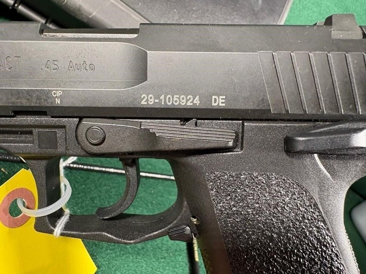 hk-usp-compact-45-auto-pistol-image-10