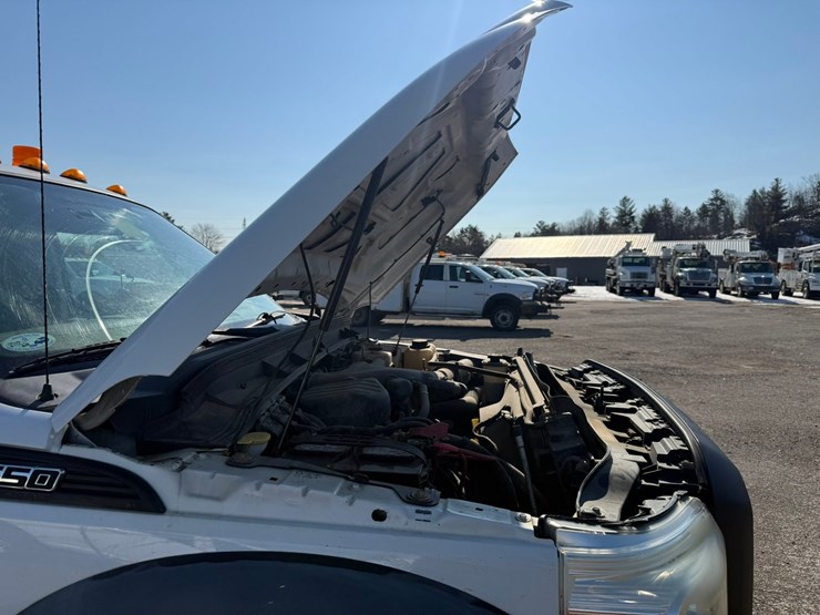 2011-ford-f550-xl-image-11