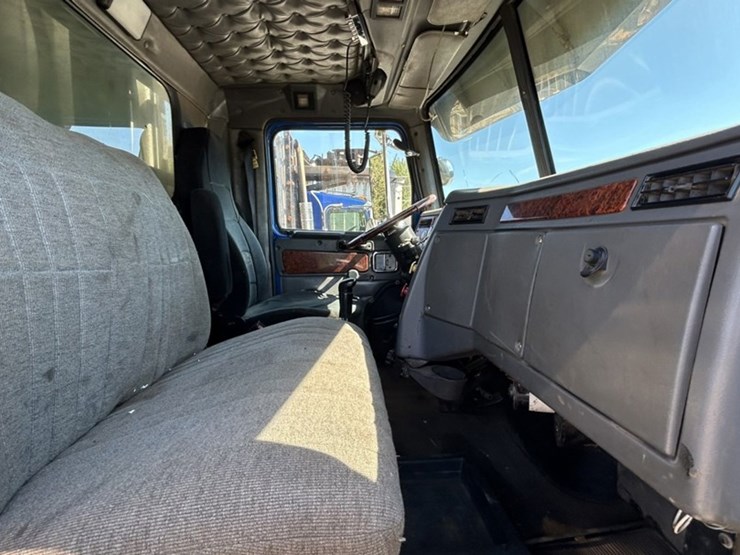 2006-western-star-4900-image-79