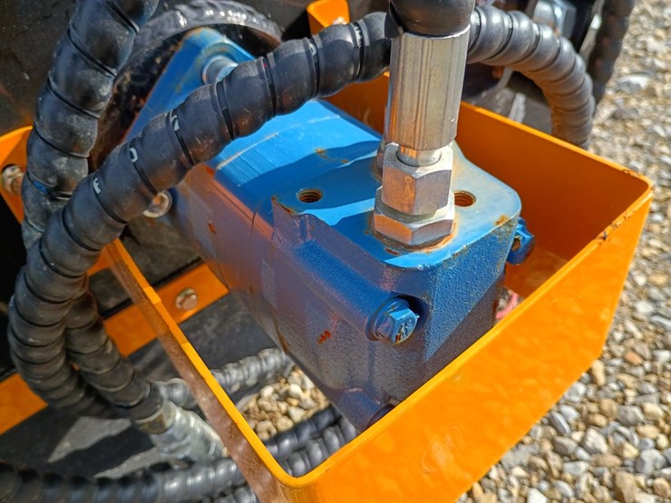 #23926-•-boxbroom-sweeper-skid-steer-attachment-image-10