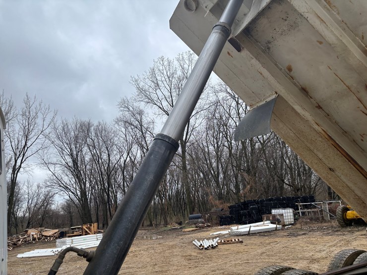 1997-ford-lt8000-image-65