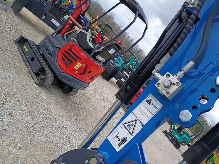 #24178-•-2025-agt-mx20r-mini-excavator-image-29