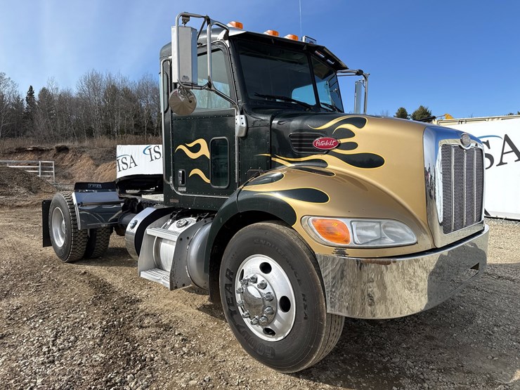 2013-peterbilt-337-image-7