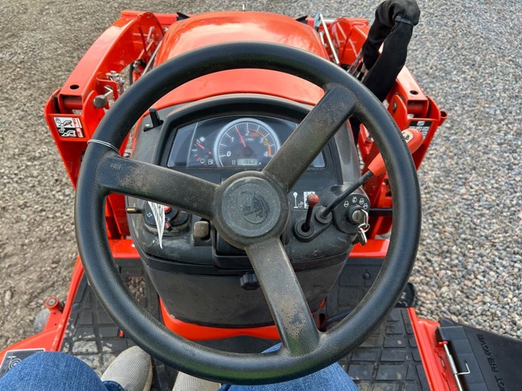 2021-kubota-bx2380-image-23