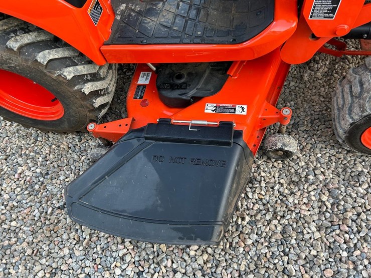 2021-kubota-bx2380-image-12