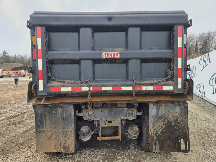 2006-international-7400-image-4