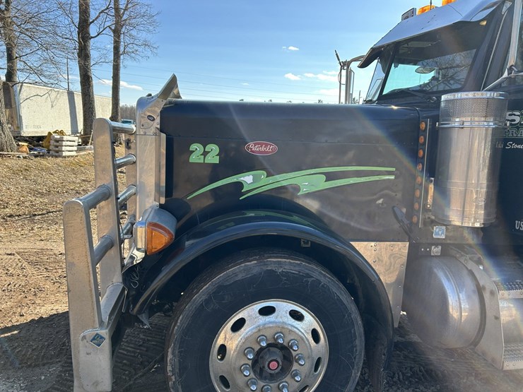 2005-peterbilt-379-image-12