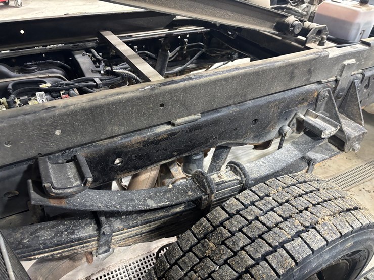 2022-ford-f550-sd-image-74