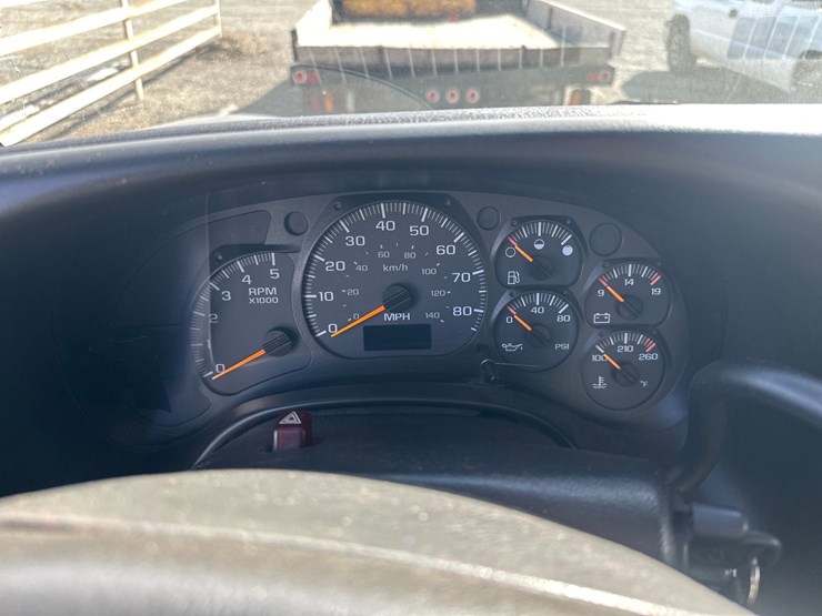 2005-massey-ferguson-8-image-31