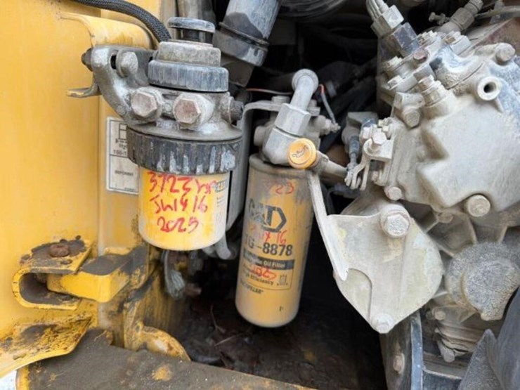 2009-caterpillar-232b2-image-24