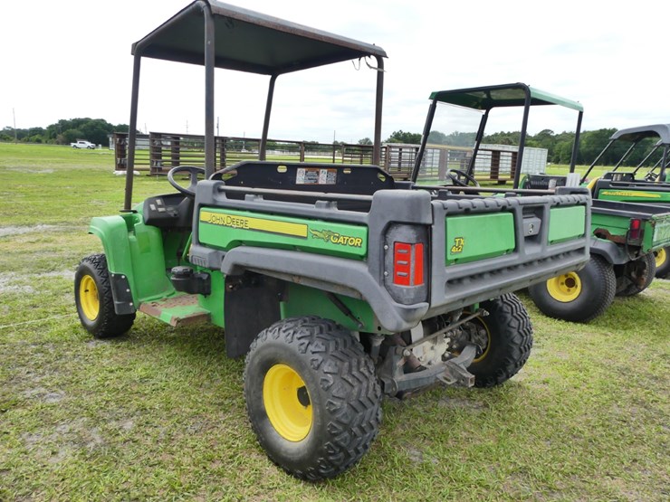 2017-john-deere-tx-4x2-image-3