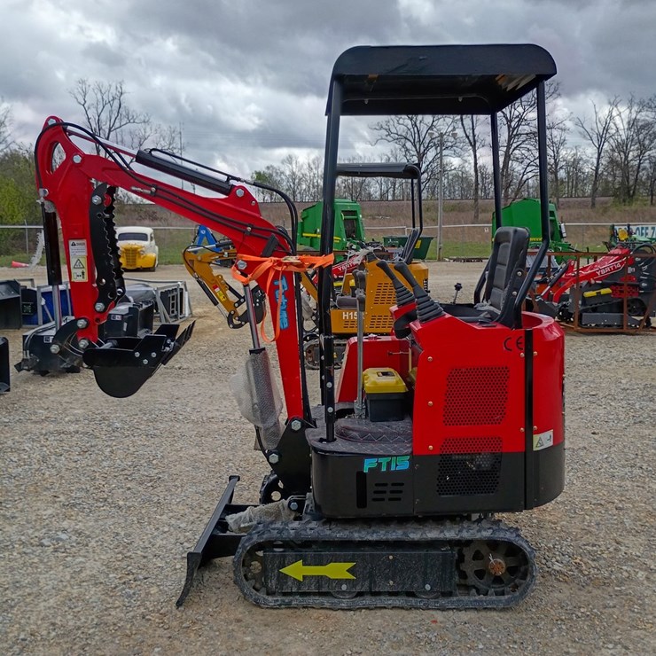 #24165 • 2025 Future FT15 Mini Excavator