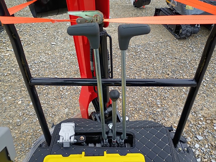 #l19-007-•-2026-tpm-18bs-mini-excavator-image-13