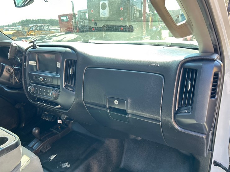 2018-chevrolet-3500-image-58