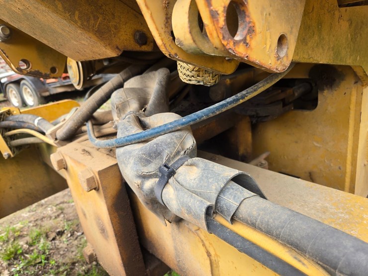 caterpillar-cp-323c-image-35