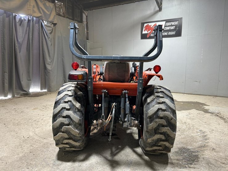 kubota-la724-image-3