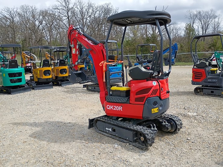 #24175-•-2025-agt-qk20r-mini-excavator-image-2