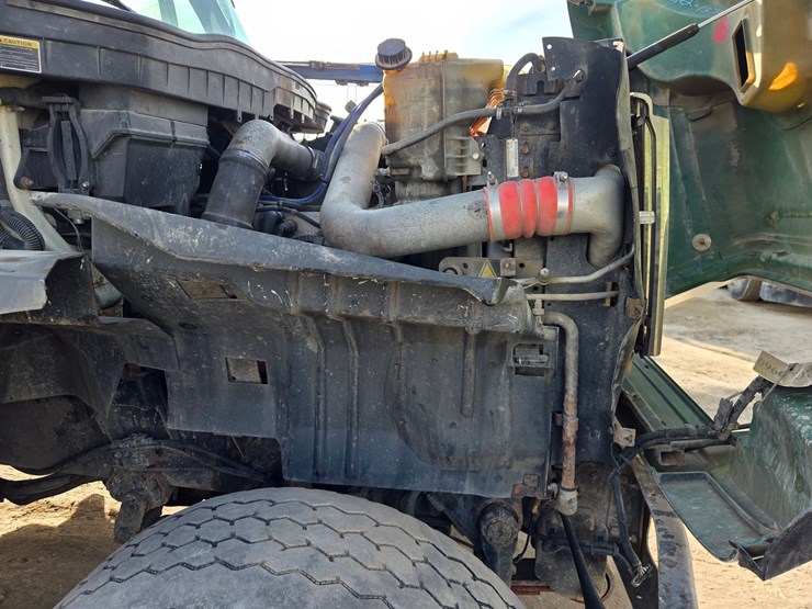 2012-international-7600-image-46